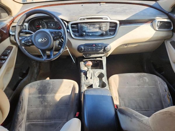 2016 KIA SORENTO L / LX