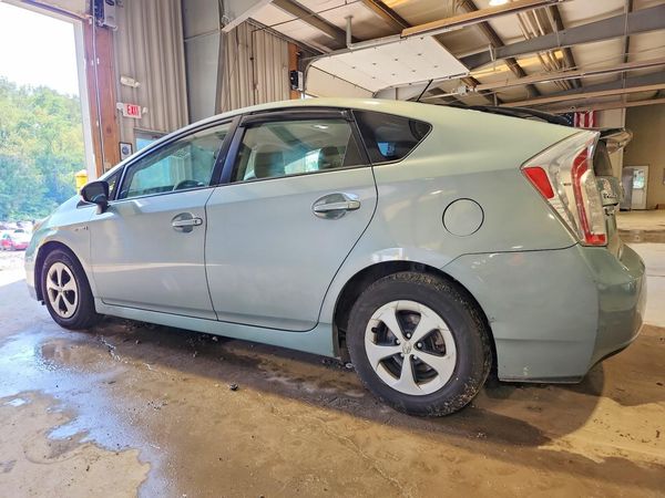 2013 TOYOTA PRIUS