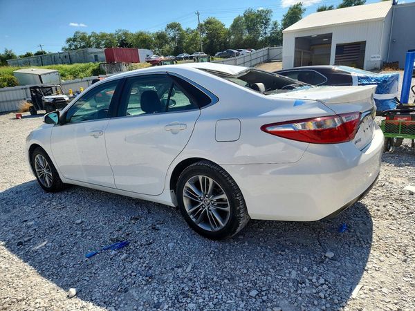 2016 TOYOTA CAMRY