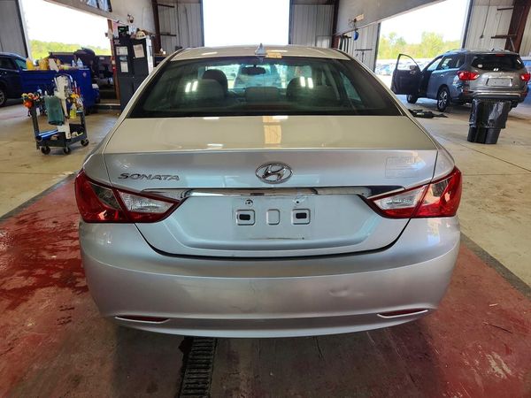 2013 HYUNDAI SONATA GLS/ GLS Popular