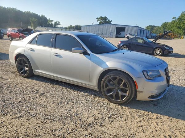 2023 CHRYSLER 300 300S — Passenger 3/4