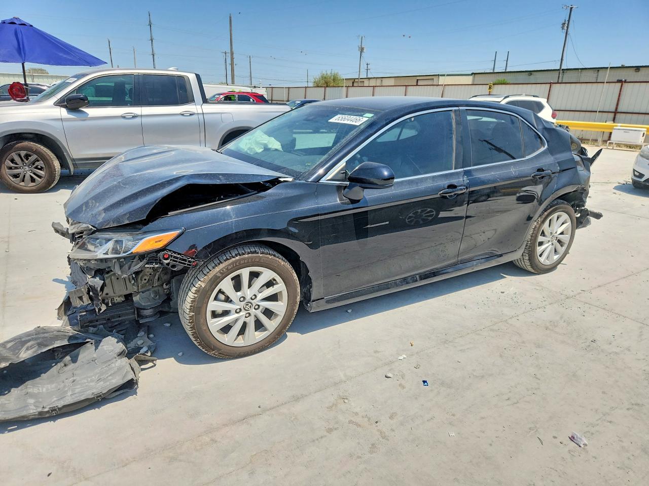 2023 TOYOTA CAMRY LE — Front 3/4