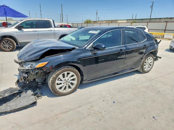 2023 TOYOTA CAMRY LE — Front 3/4