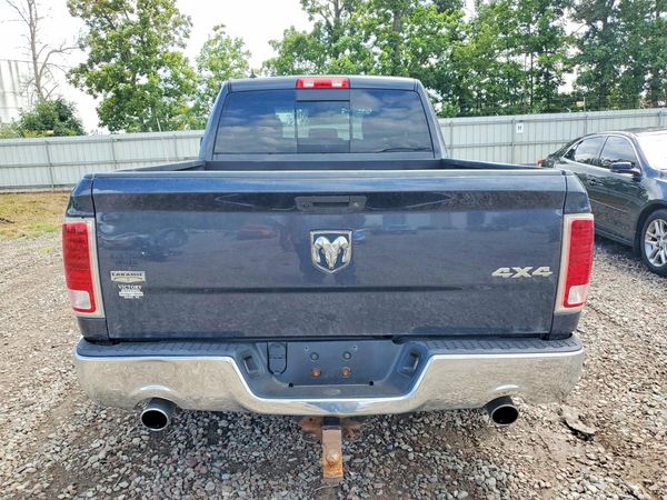 2017 RAM 1500 LARAMIE QUAD CAB 4X4
