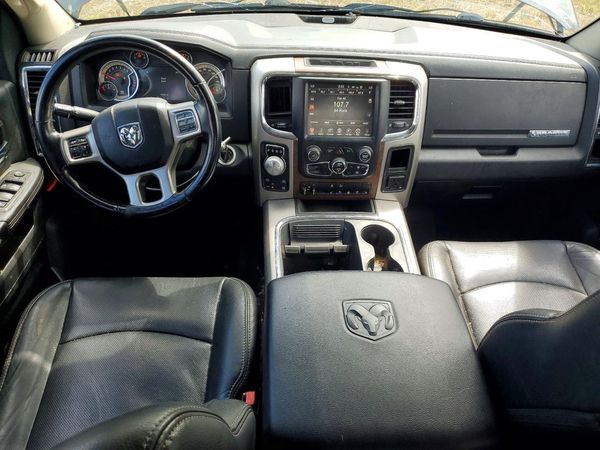 2017 RAM 1500 LARAMIE QUAD CAB 4X4