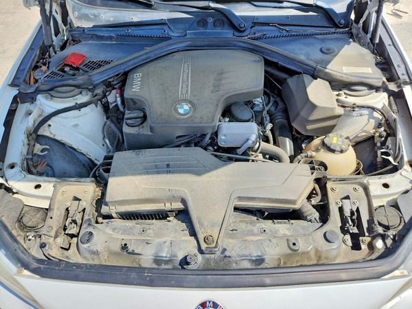 2014 BMW 2 SERIES — Engine bay