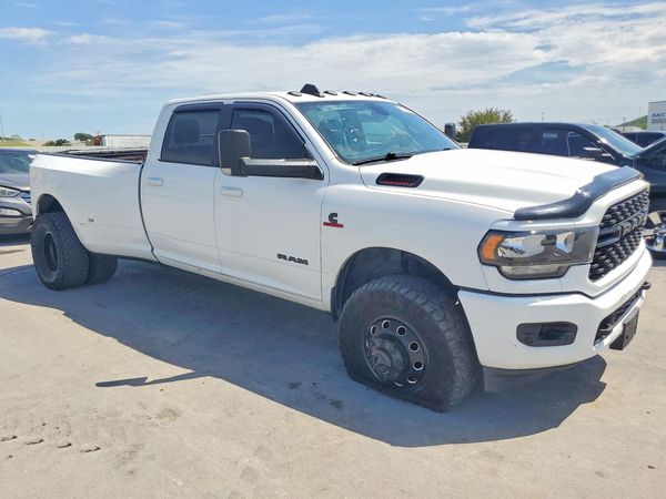 2022 RAM 3500 Big Horn, Lone Star