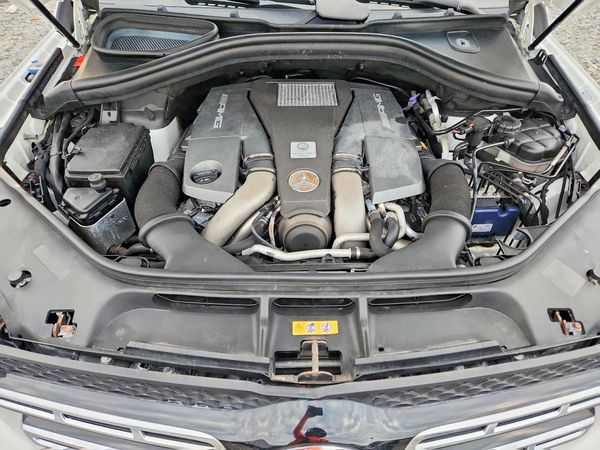 2017 MERCEDES-BENZ GLS AMG GLS63 — Engine bay