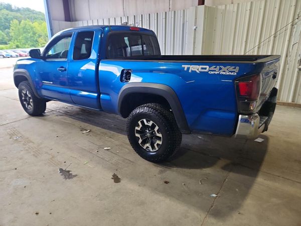 2017 TOYOTA TACOMA