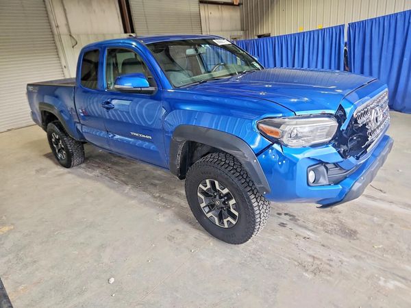 2017 TOYOTA TACOMA