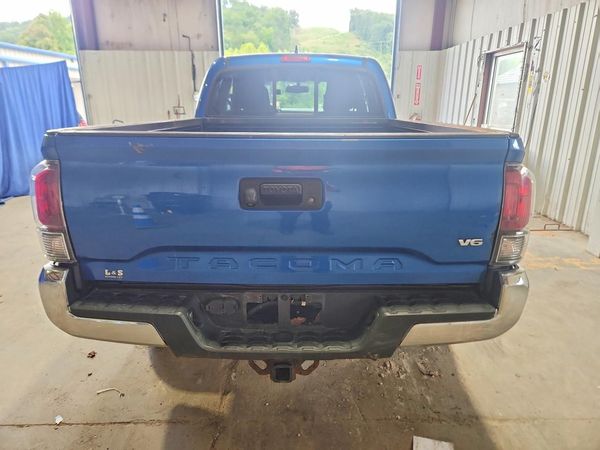 2017 TOYOTA TACOMA
