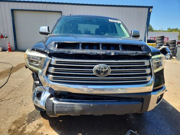 2018 TOYOTA TUNDRA Limited