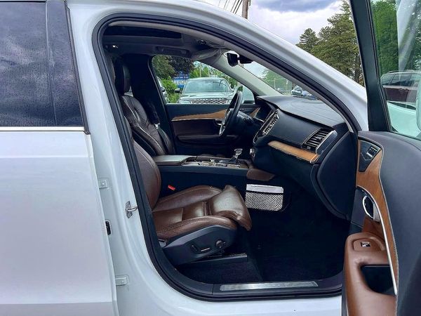 2019 VOLVO XC90 Inscription