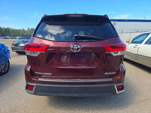 2017 TOYOTA HIGHLANDER