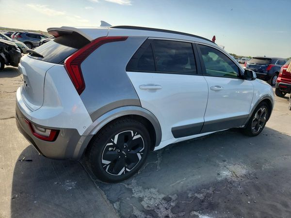 2023 KIA NIRO