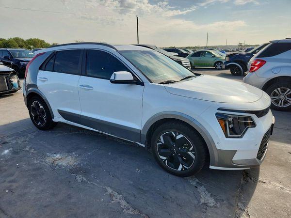 2023 KIA NIRO