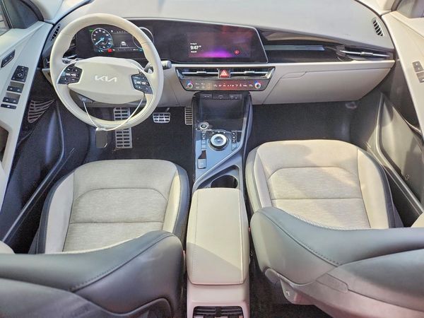 2023 KIA NIRO