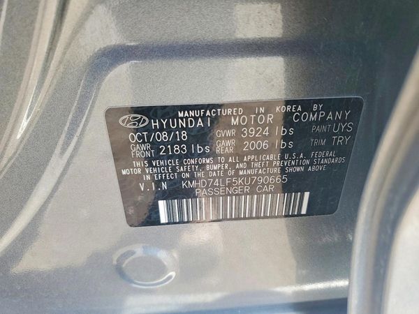 2019 HYUNDAI ELANTRA SE