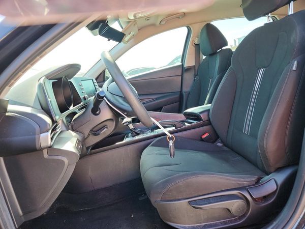 2023 HYUNDAI ELANTRA SEL — Front 3/4