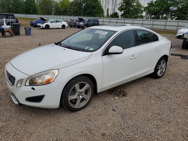 2013 VOLVO S60