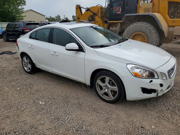 2013 VOLVO S60