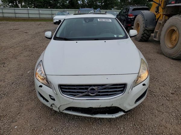 2013 VOLVO S60