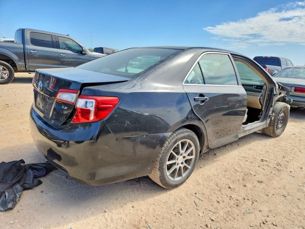 2014 TOYOTA CAMRY