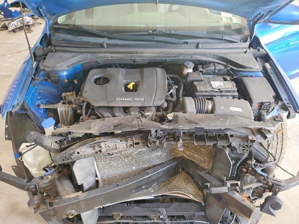 2017 HYUNDAI ELANTRA SE Base