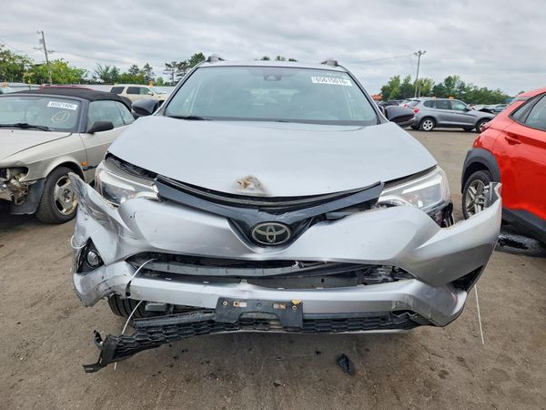 2018 TOYOTA RAV4 SE