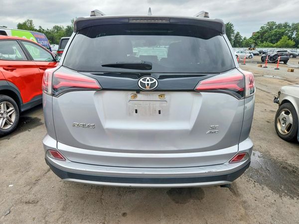 2018 TOYOTA RAV4 SE