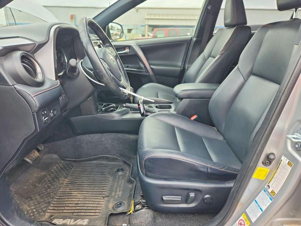 2018 TOYOTA RAV4 SE
