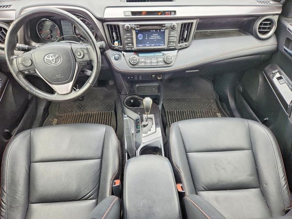 2018 TOYOTA RAV4 SE