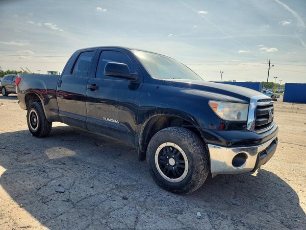 2013 TOYOTA TUNDRA SR5