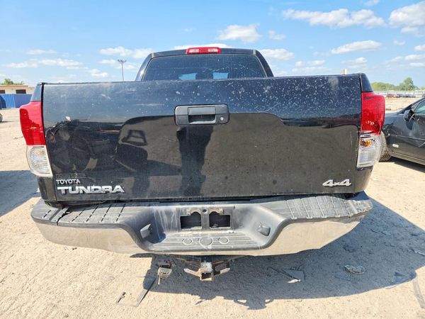 2013 TOYOTA TUNDRA SR5