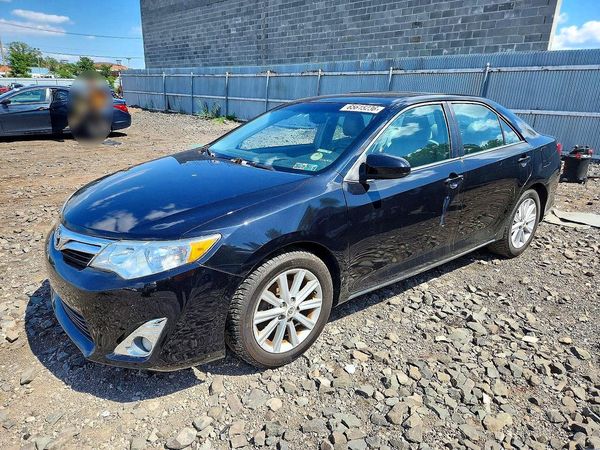 2012 TOYOTA CAMRY
