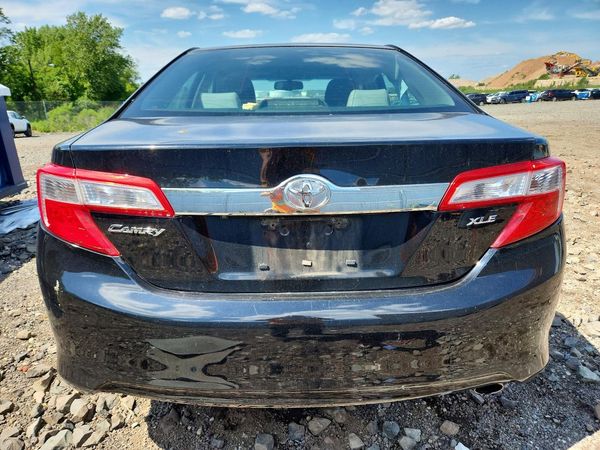 2012 TOYOTA CAMRY