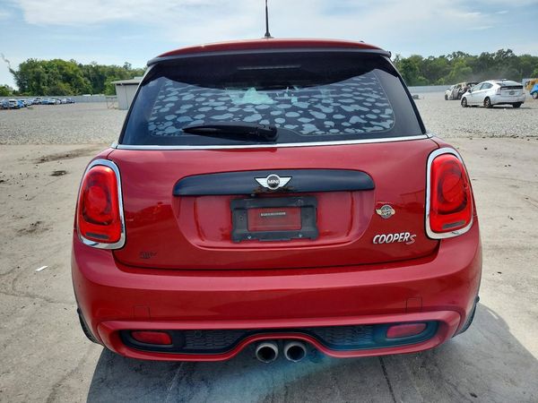 2018 MINI COOPER