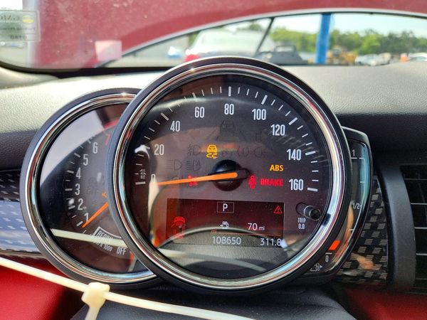 2018 MINI COOPER