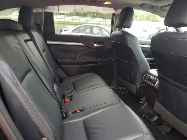 2019 TOYOTA HIGHLANDER SE/XLE