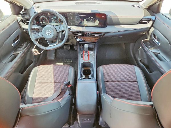 2025 NISSAN KICKS
