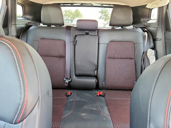 2025 NISSAN KICKS