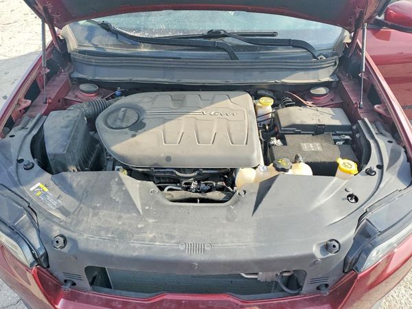 2019 JEEP CHEROKEE Latitude Plus — Engine bay