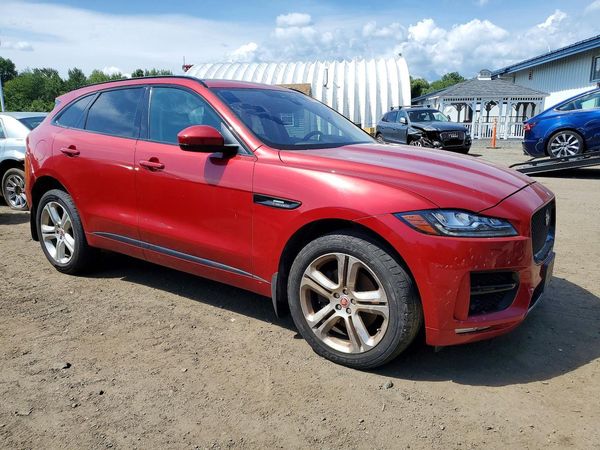 2017 JAGUAR F-PACE R-Sport — Passenger 3/4