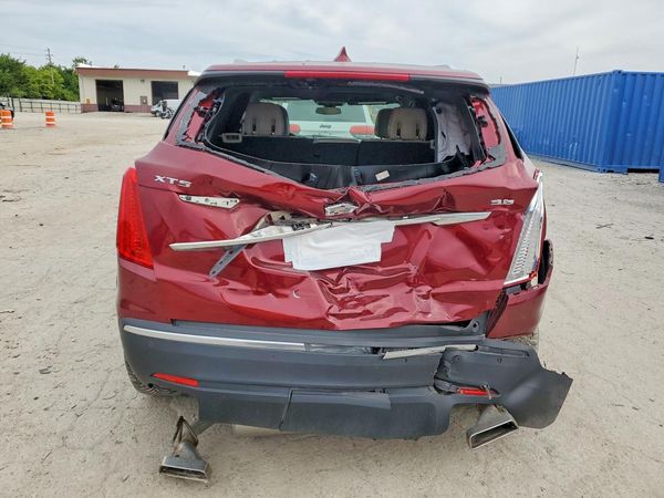 2018 CADILLAC XT5 Luxury