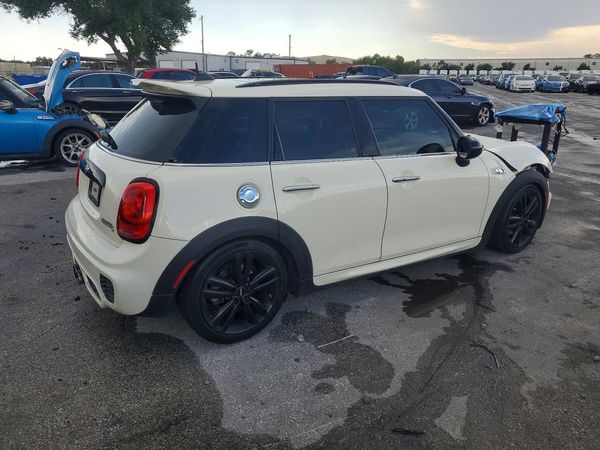 2017 MINI COOPER