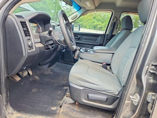 2013 RAM 1500 ST QUAD CAB 4X4