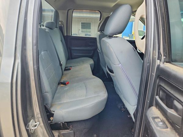 2013 RAM 1500 ST QUAD CAB 4X4