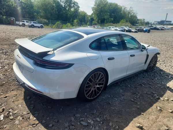 2020 PORSCHE PANAMERA