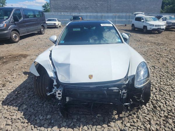 2020 PORSCHE PANAMERA