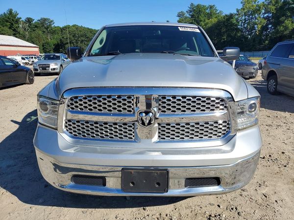 2013 RAM 1500 SLT QUAD CAB 4X4